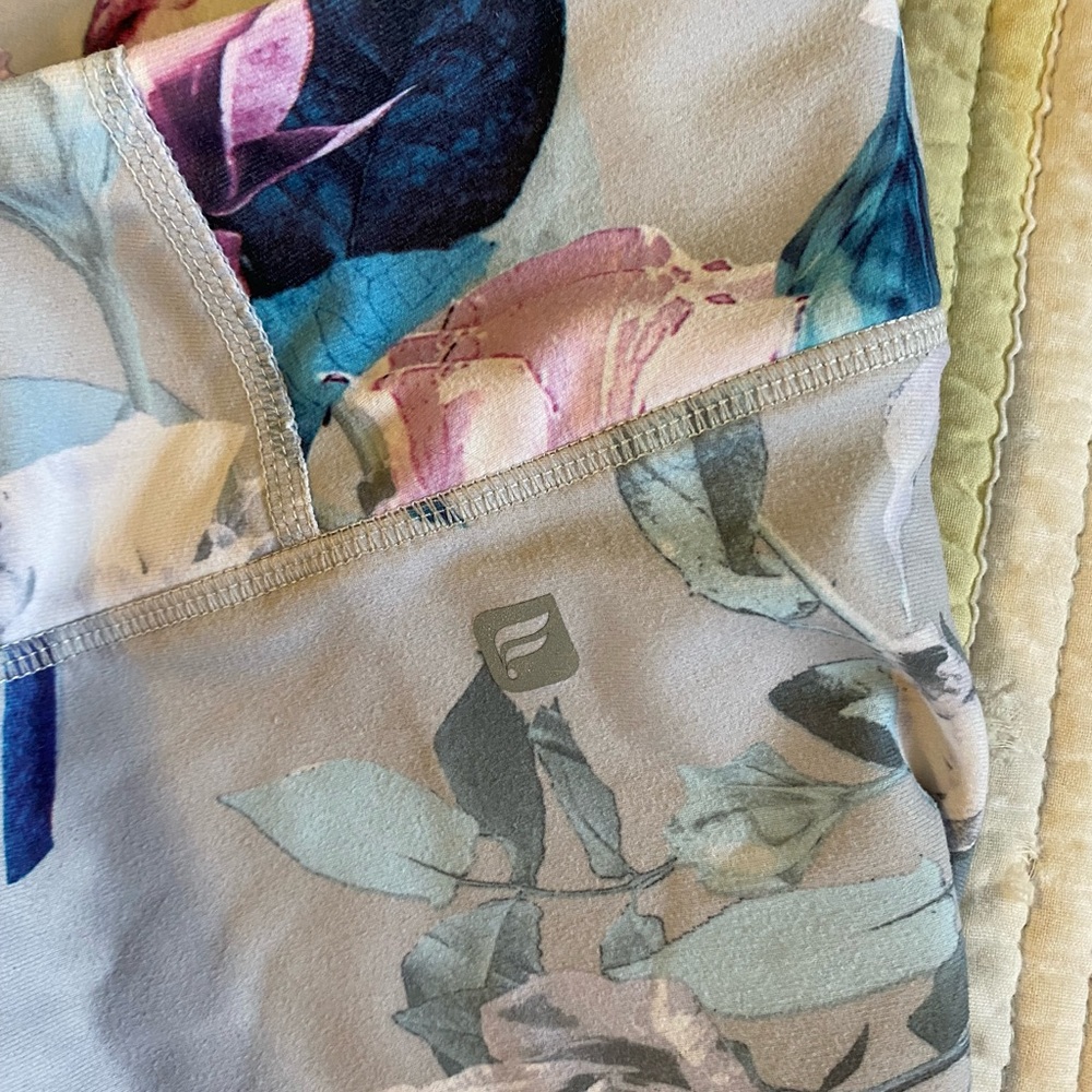 Fabletics floral workout leggings size large - Picture 2 of 2